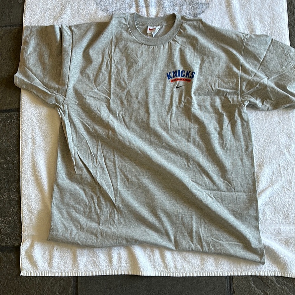 Men’s New York Knicks Nike T-Shirt - XL